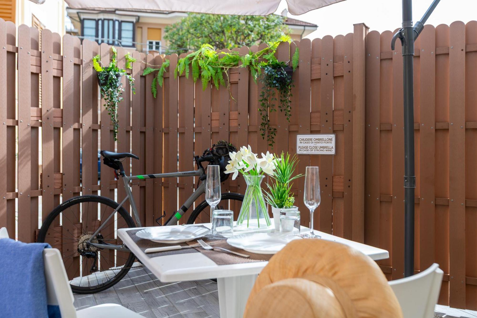 Residence Finale Bike And Beach Финале Лигуре Экстерьер фото